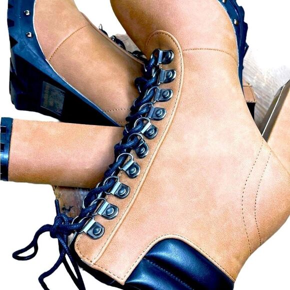 Pazzle Footwear l Silver-Studded, Suede Tan Combat Boots Size 6 l NWOT - Picture 3 of 9